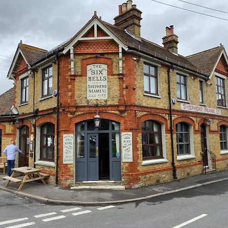 Bed and Breakfast The Six Bells à Rochester  Extérieur photo